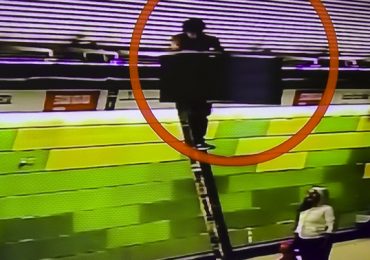 Ingresan a robar televisores a estación Metro Barranca de Pudahuel