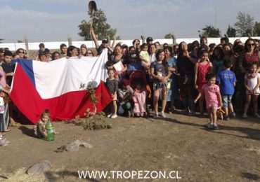 Emoción: Integrantes de comité de allegados visitan terreno donde se construirán sus casas en Pudahuel