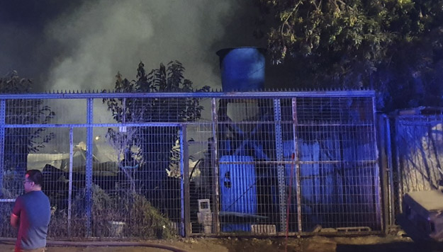 Iglesia evangélica y fábrica de ataúdes es destruida por incendió en Cerro Navia