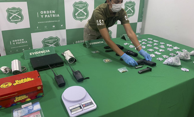 Incautan armas y drogas en domicilio allanado por segunda vez en Cerro Navia