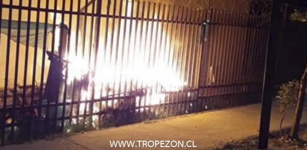 Ataque incendiario afectó esta madrugada a municipio de Cerro Navia