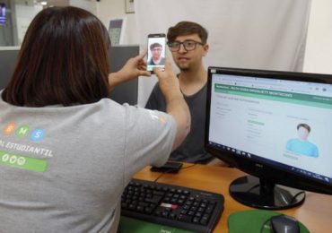 Últimos días para postular y renovar Becas Junaeb y tomarse la foto TNE