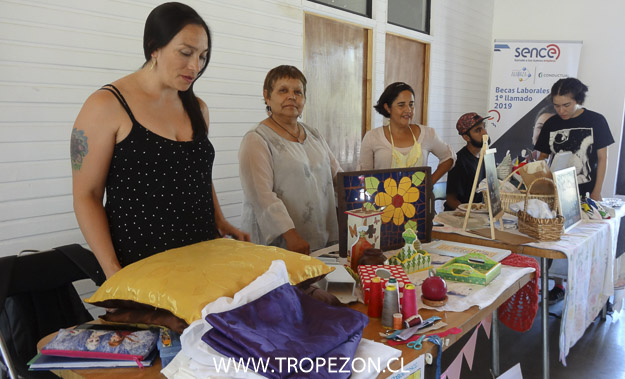 Con feria libre cierran taller de emprendedores en Pudahuel 