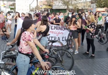 Cerca de doscientas mujeres se manifestaron por las calles de Pudahuel