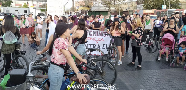 Cerca de doscientas mujeres se manifestaron por las calles de Pudahuel