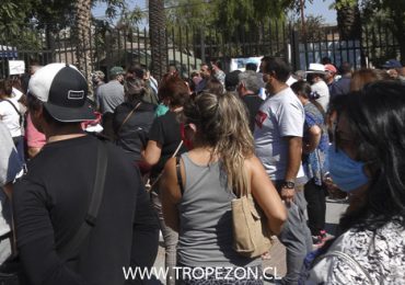Centenares de personas en riesgo de contagiar COVID-19 al ir a pagar patente en Pudahuel
