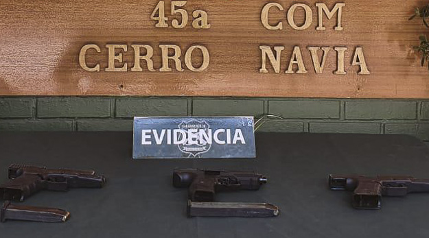 Carabineros de Cerro Navia detienen a cuatro delincuentes tras robar vehículo
