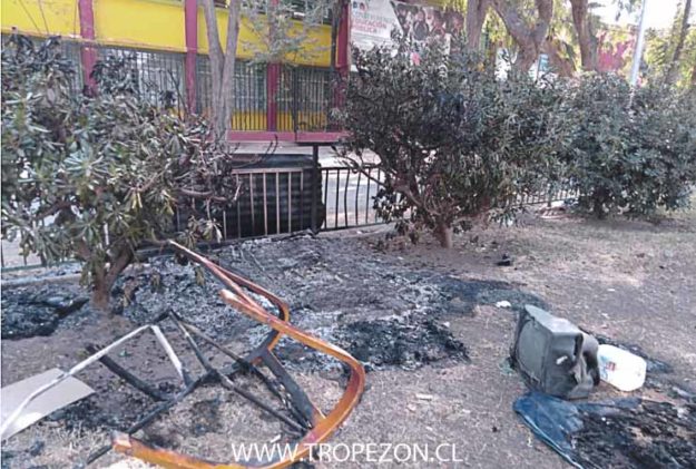 Desconocidos queman enseres de gente en situación de calle en Pudahuel
