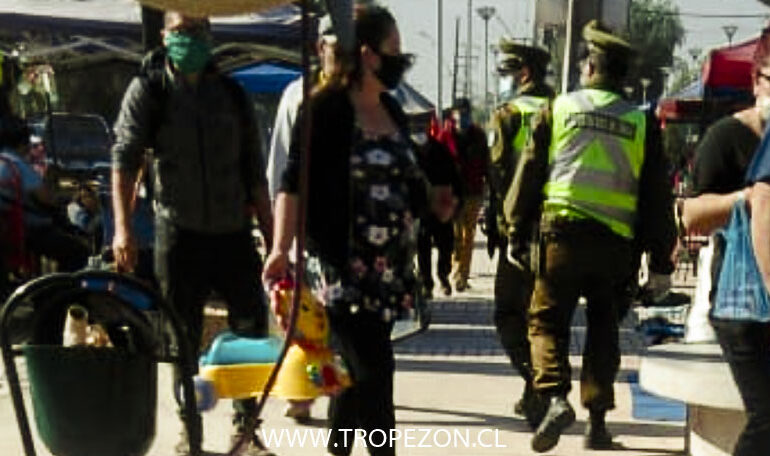 Fiscalización por carabineros el uso de mascarillas en persas de Pudahuel