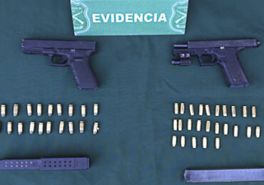 Dos detenidos con armamento automático y uno de ellos portador de COVID–19 en Pudahuel