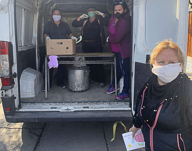Mesa Social por la Salud regala almuerzos a vecinos de Pudahuel