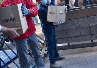 Ayuda del Gobierno: 1500 cajas de “Alimentos para Chile” llegaron a Cerro Navia