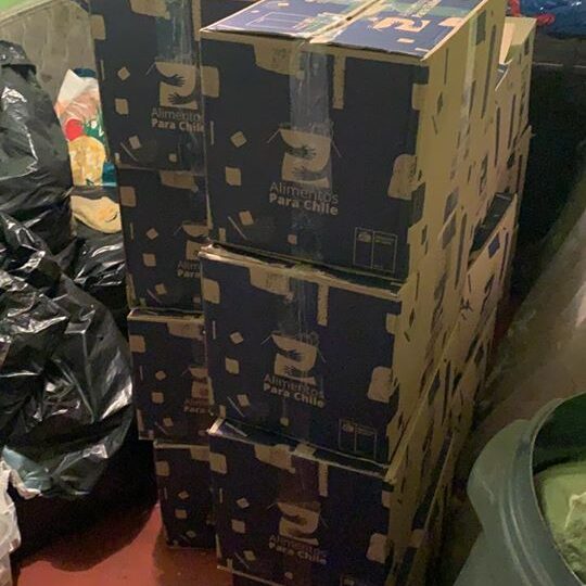 Dos delincuentes fueron detenidos por roban vehículos con cajas de mercadería en Cerro Navia