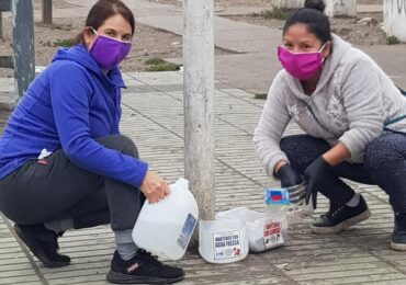 Cerro Navia Activa: Agrupación reparte comida para perros y gatos en la comuna