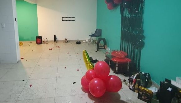 Fiesta clandestina en Cerro Navia termina con 18 detenidos y amenazas de muerte a vecinos