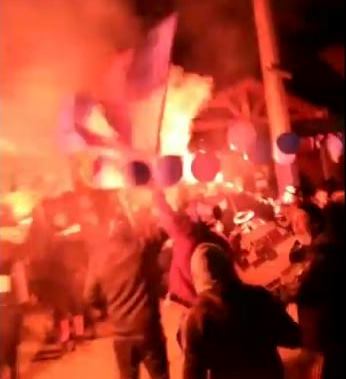 Sin respetar medidas sanitarias: Hinchas de la "U" realizan masivo velorio en Pudahuel
