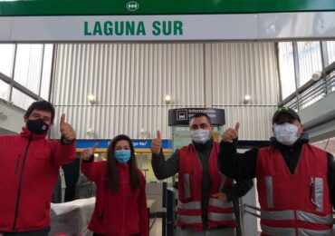 Con globos verdes fueron recibidos los primeros pasajeros en reapertura de Metro Laguna Sur
