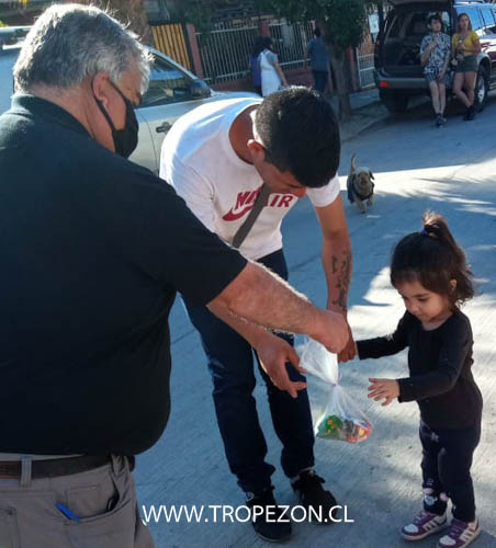 Comité de seguridad ciudadana “Nueva Unión” lleva regalos a 300 niños y niñas de Pudahuel 
