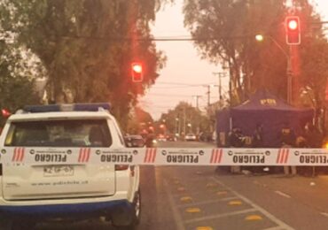 Hombre muere de un disparo al tratar de rescatar auto robado en Cerro Navia