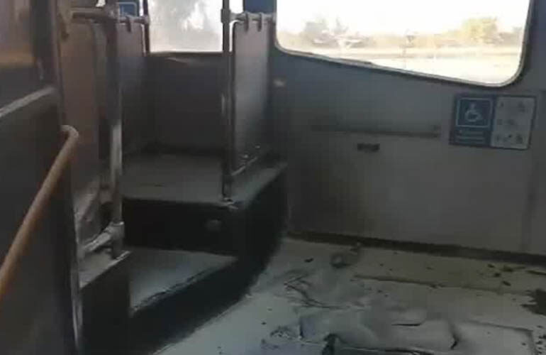 Lanzan bomba incendiaria al interior de bus de transporte público en Pudahuel