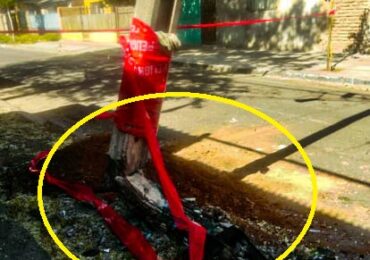 Calle permanece cortada por riesgo de caída de poste de cables eléctricos en Cerro Navia