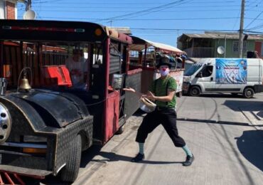 Mesa Social por la Salud sorprendió a niñas y niños con "Mil calabazas de amor" en Pudahuel