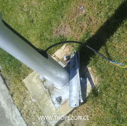 Vecinos denuncian robo de luminarias en plazas públicas que colindan con Pasarela La Estrella en Pudahuel