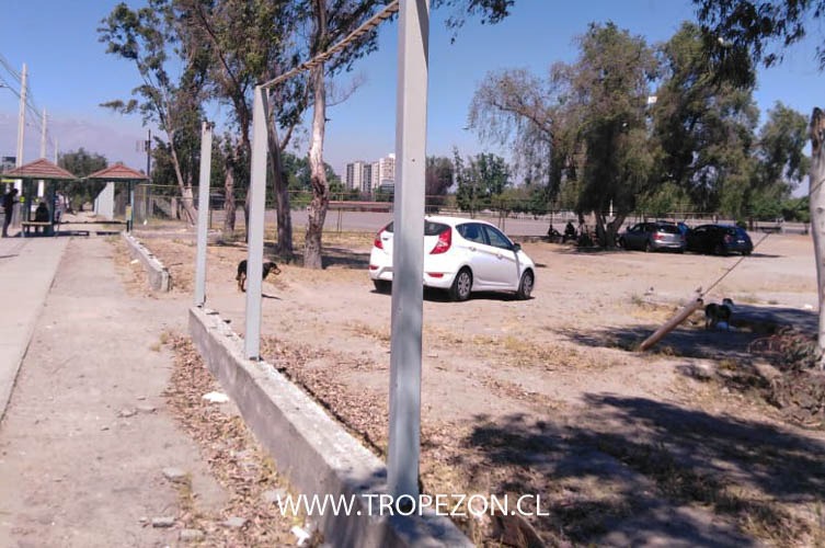 Grave daño al patrimonio de Pudahuel: Roban reja perimetral de Parque “La Infancia”