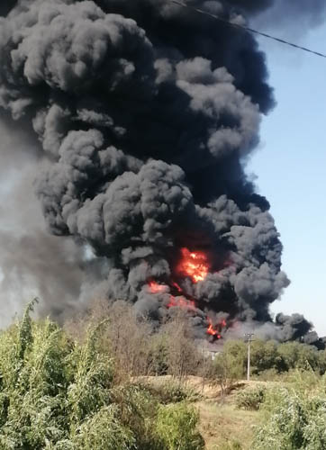 Gigantesco incendio en el límite de Renca y Cerro Navia puso en alerta a vecinos 