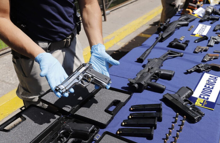Arsenal de armas modificadas y munición son incautadas en cuatro comunas entre ellas Pudahuel y Cerro Navia