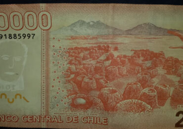 Con billetes falsos engañan a pequeños comerciantes de temporada navideña en Pudahuel