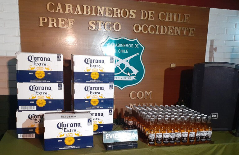 Fiesta clandestina en toque y sin repetir medidas sanitarias deja 30 personas detenidas en Cerro Navia