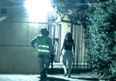 Vecinas hacen guardia en Cecof Mar Caribe tras nula respuesta de Carabineros en Pudahuel
