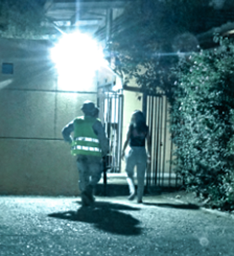 Vecinas hacen guardia en Cecof Mar Caribe tras nula respuesta de Carabineros en Pudahuel
