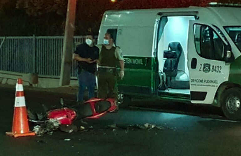 Mujer muere en choque de motocicleta con automóvil en Pudahuel rural