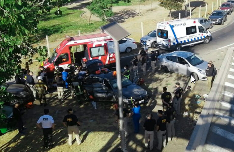 Accidente de tránsito causa conmoción en conductores y vecinos por la presencia masiva de personal policial en Pudahuel