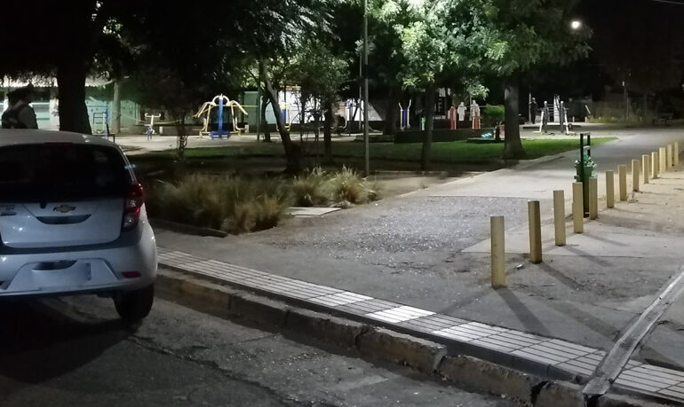 A balazos asesinan a joven haitiano al interior de plaza pública en Cerro Navia