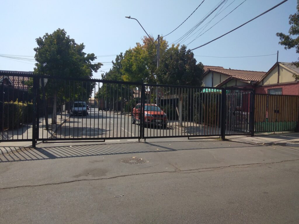 portón