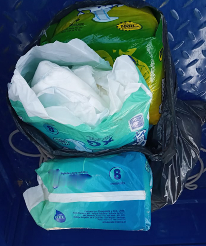 Dirigentes sociales de Pudahuel ayudan a personas necesitadas con entrega de pañales solidarios