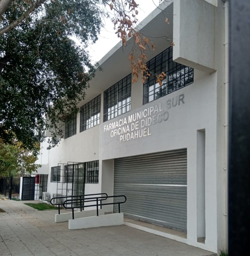 Delincuentes ingresan y destruyen farmacia popular en Pudahuel Sur