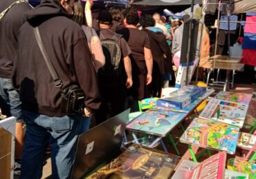 “Ni en navidad vi tanta gente”: Vecinos denuncian multitudinario fin de semana en Persa Teniente Cruz