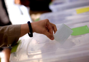 "No hay posibilidad de una irregularidad": Encargado de local en Cerro Navia pide confianza por el resguardo de votos