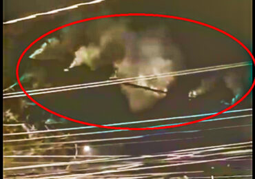 Fuego que se desprende de cable eléctrico aéreo quema a vecinos en Pudahuel