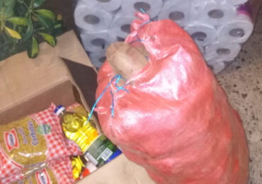 Grupo solidario recauda alimentos y va en ayuda de sus propios vecinos en Pudahuel