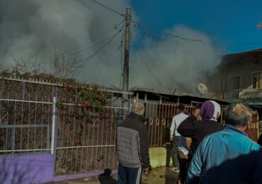 Vivienda es destruida por incendio en Pudahuel