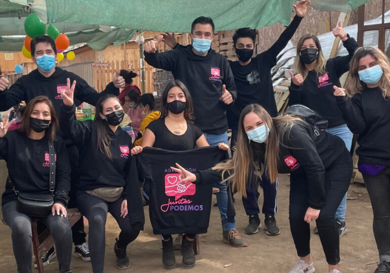 “Agrupación Juntos Podemos” entrega ayuda económica y emocional a los vecinos de Cerro Navia