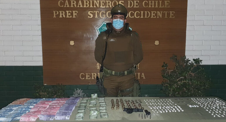 Cocaína y pasta base es incautadas por carabineros en Cerro Navia