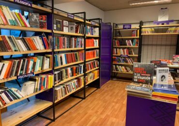 Encargada de Cerroletras: “Queremos que ningún vecino o vecina de Cerro Navia se prive de acceder a un libro”