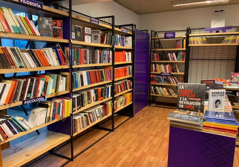 Encargada de Cerroletras: “Queremos que ningún vecino o vecina de Cerro Navia se prive de acceder a un libro”