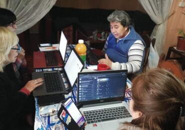 “Kintunien Ayun” realiza talleres de alfabetización digital para ollas comunes y jefas de hogar en Pudahuel